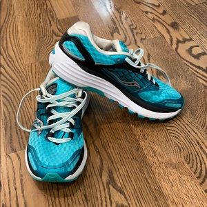 Saucony Triumph Running Shoe Size 7